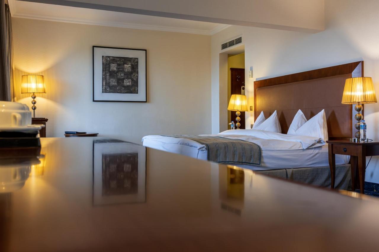 Primoretz Grand Hotel & Spa Burgaz Dış mekan fotoğraf A room at the hotel