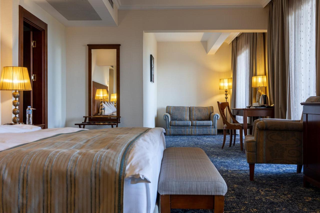 Primoretz Grand Hotel & Spa Burgaz Dış mekan fotoğraf A room at the hotel