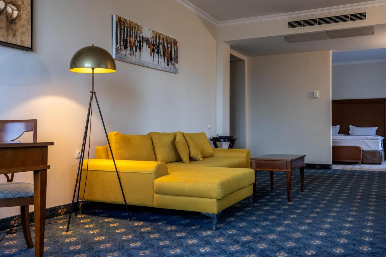 Primoretz Grand Hotel & Spa Burgaz Dış mekan fotoğraf A suite at the hotel