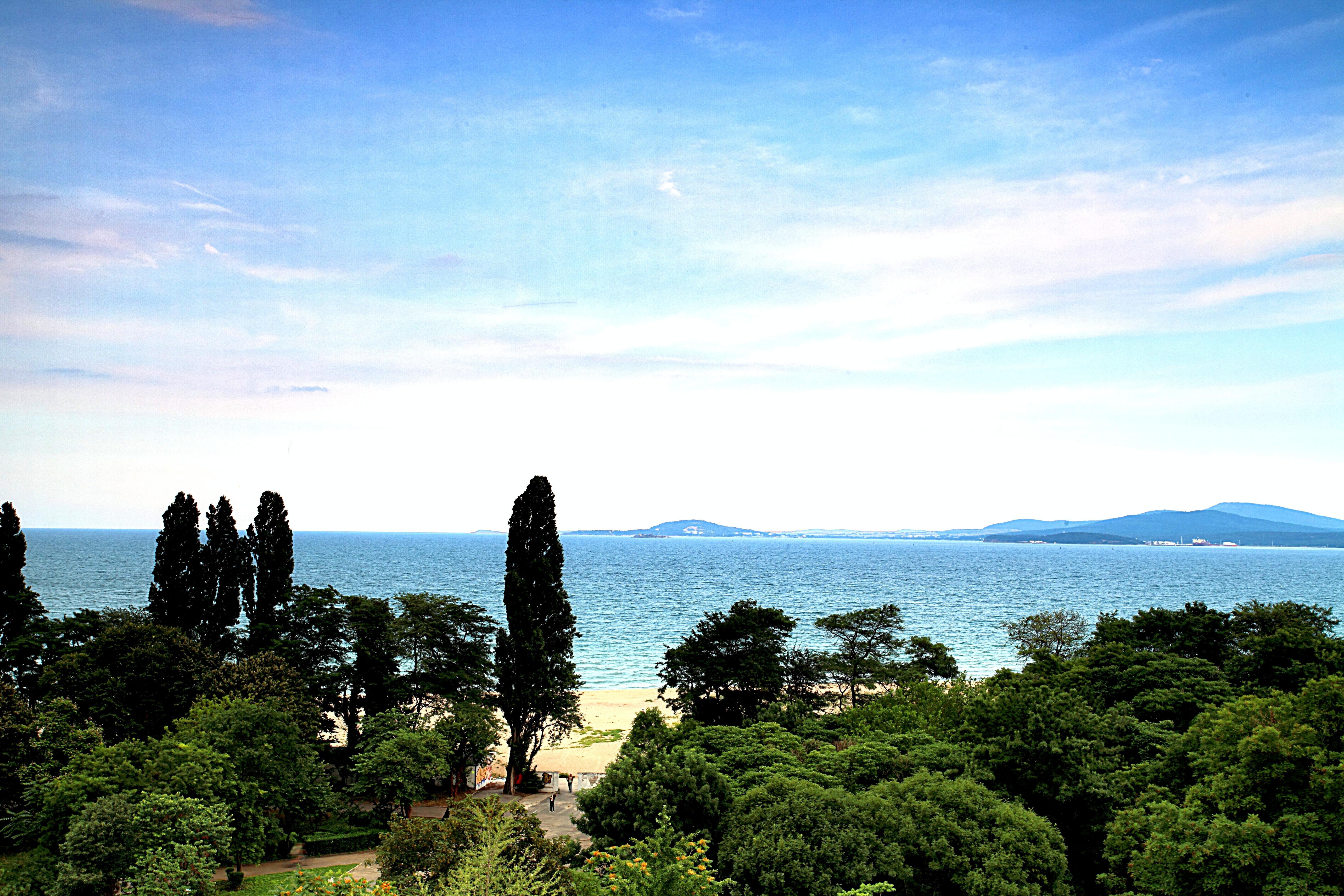 Primoretz Grand Hotel & Spa Burgaz Dış mekan fotoğraf View of the Gulf of Poetto from the park