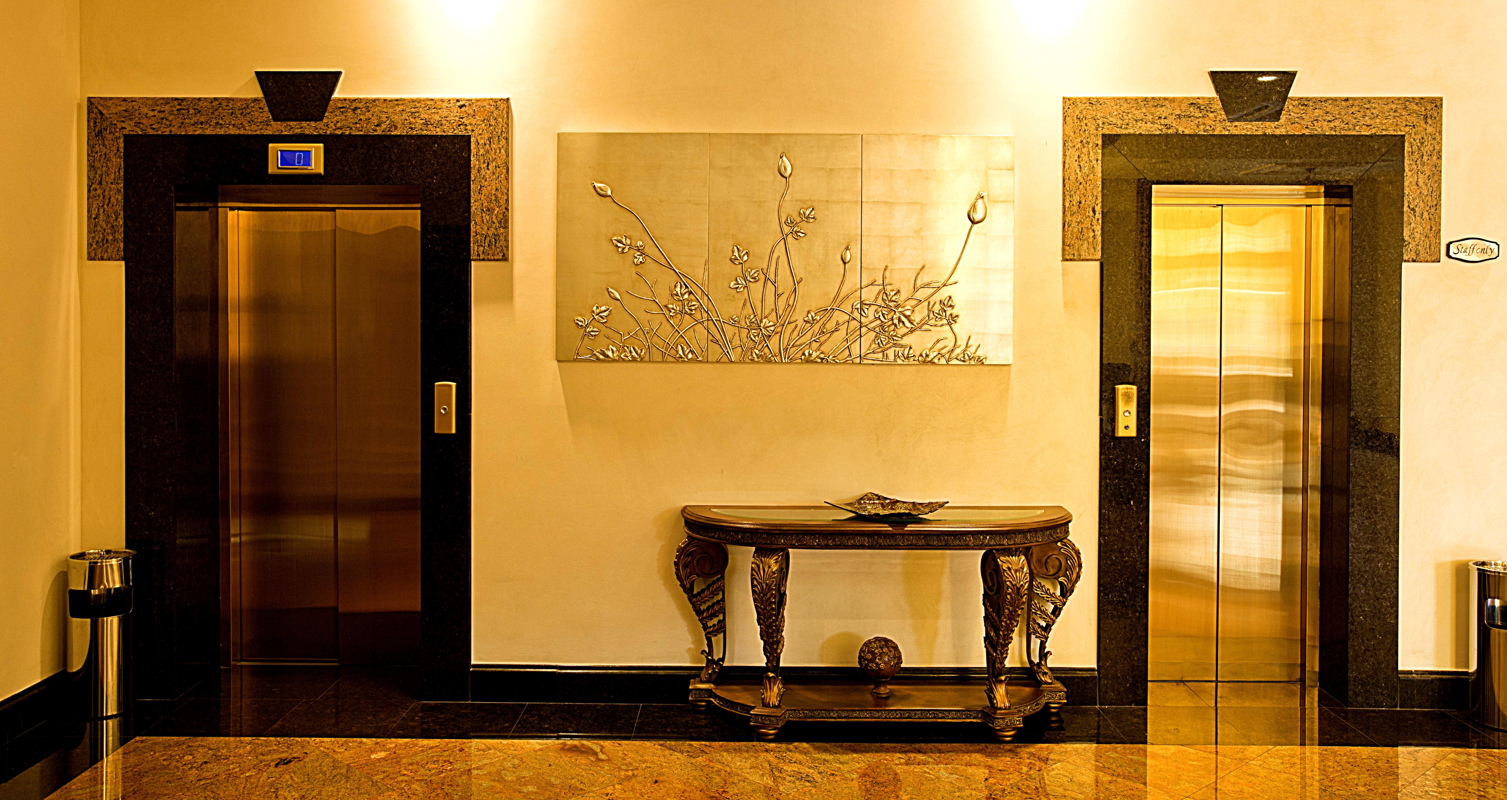 Primoretz Grand Hotel & Spa Burgaz Dış mekan fotoğraf The elevators at the hotel