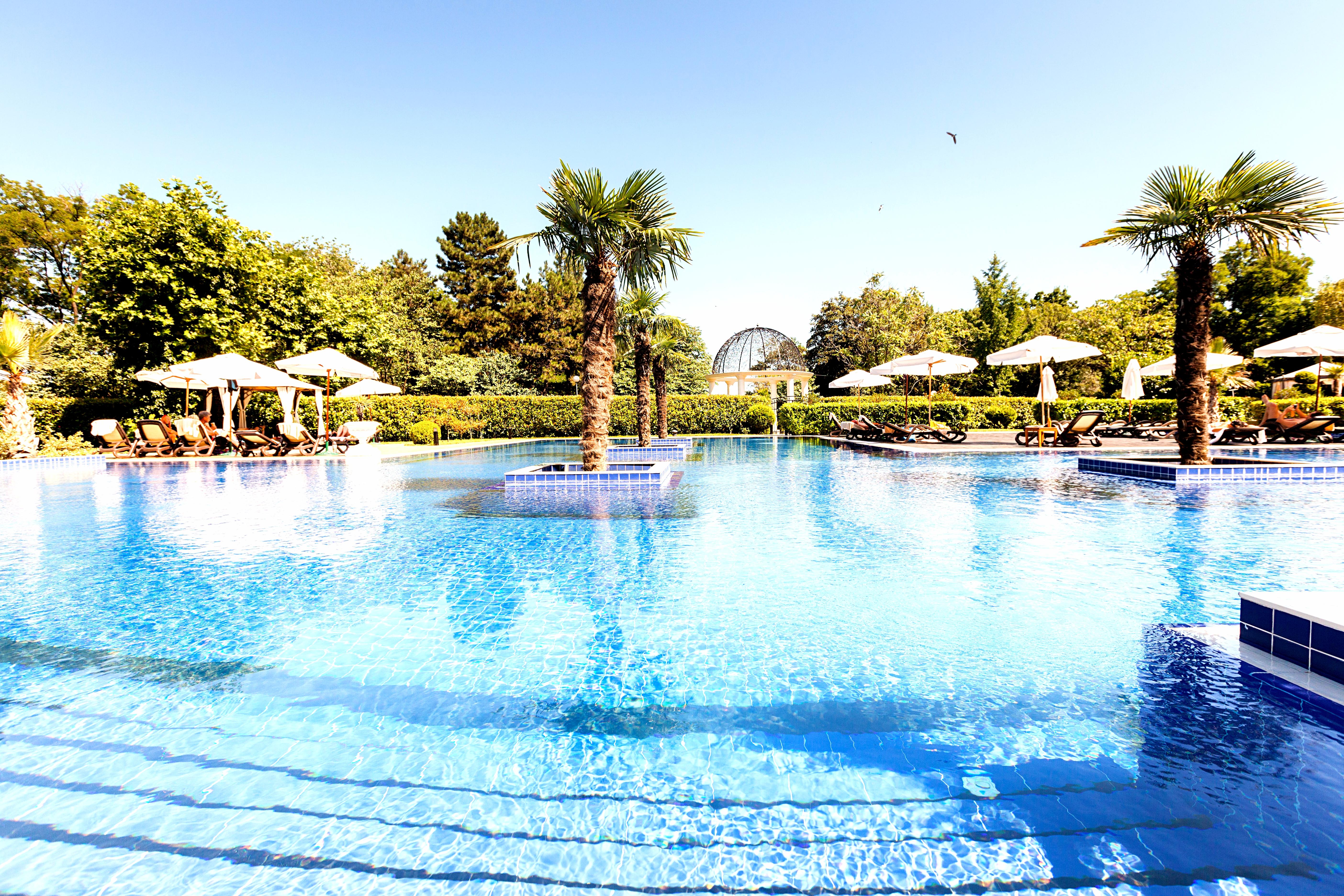 Primoretz Grand Hotel & Spa Burgaz Dış mekan fotoğraf The pool at the Taj Bengal